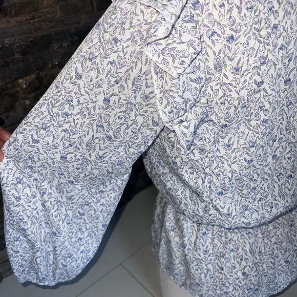 Floral Ruffle Blouse - Blue and White - Picture 12 of 14